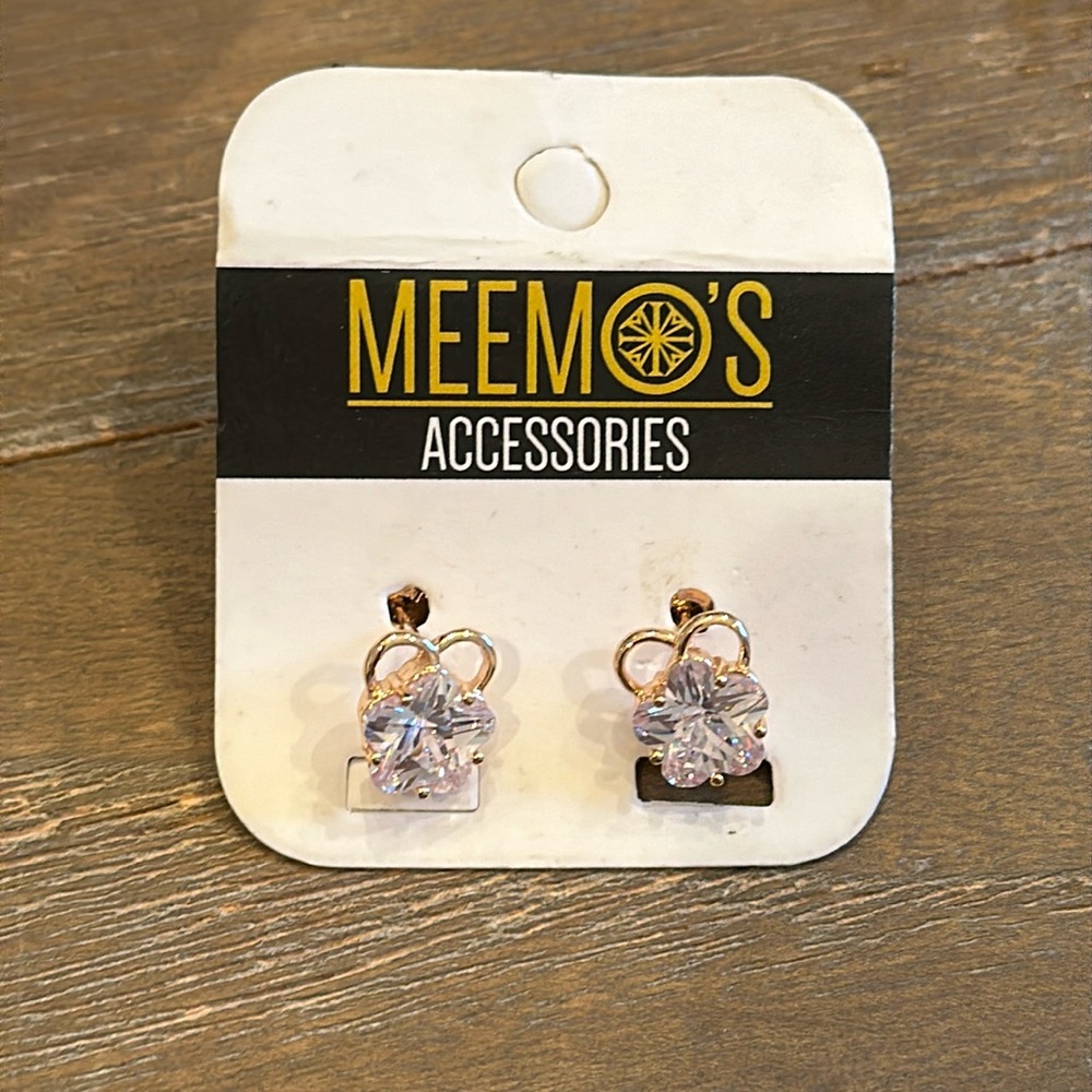 Meemo’s earrings
